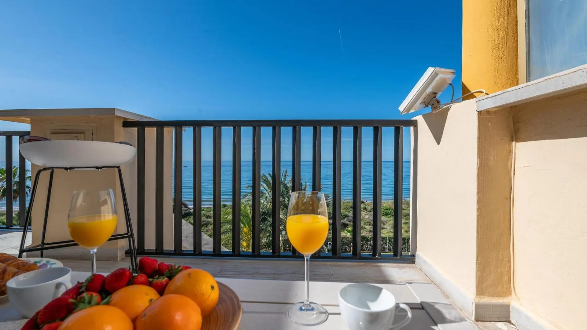Oleholidays 843 Romana Playa Primera Linea De Playa Marbella 0*,  Spanien